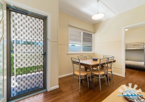 Summer Bay Cottage Hat Head linen included. Minimum 3 night stay.
