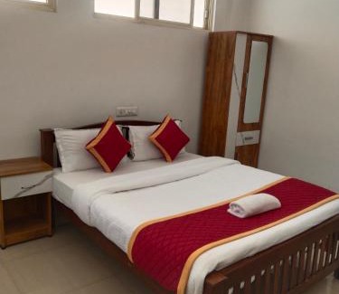 Rajakkad Hotel | Aruvi Residency