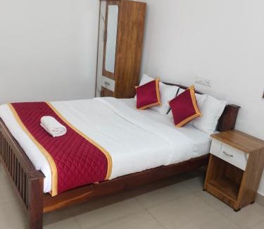 Rajakkad Hotel | Aruvi Residency