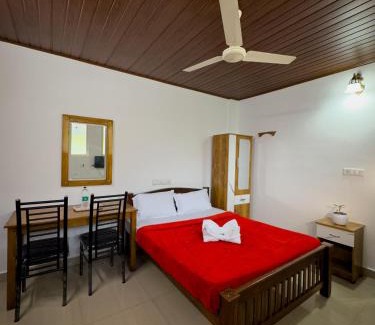 Rajakkad Hotel | Aruvi Residency