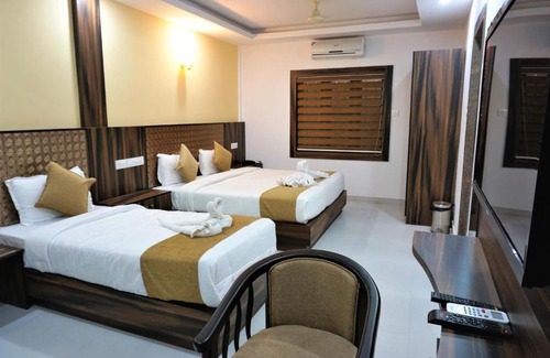 Thrikkakara Hotel | Hotel Kochi Crown