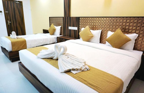 Thrikkakara Hotel | Hotel Kochi Crown