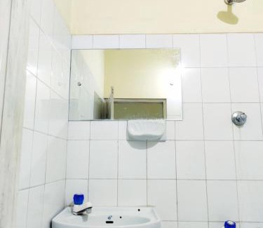 Perintalmanna Hotel | Layali Tourist Home