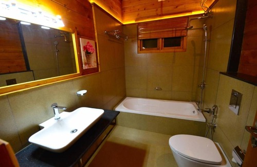 Vazhavatta Cabin | Private room