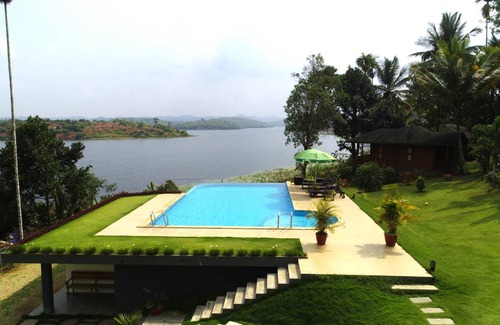 Vazhavatta Cabin | Private room
