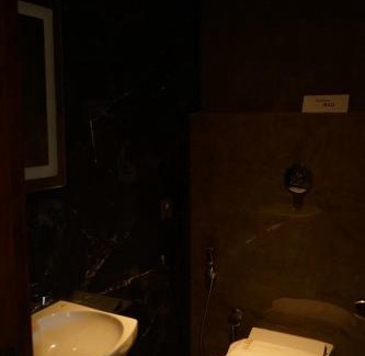 Changanacherry Hotel | raj Regent kurichy