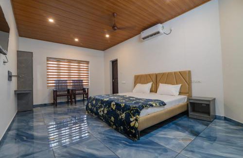 Kumbalam House | Star Inn