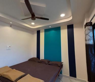 Tuljapur House | आईसाहेब भक्त निवास