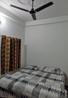 Shri Madhopur Hotel | बृजराज गेस्ट हाउस & rooms