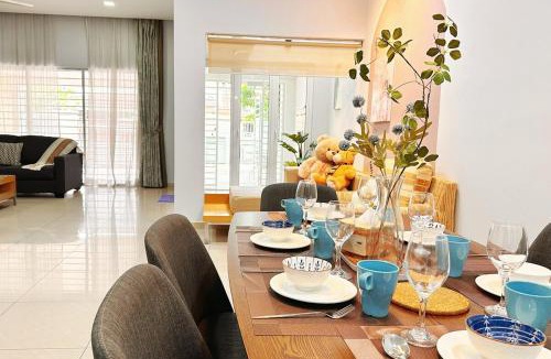 Seremban 2 House | 熊梦 Bear story Guest house 5min aeons2 4r3b 12PAX