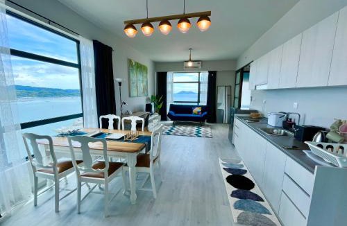 Downtown Kota Kinabalu Apartment | #1 Private Corner Stay! Ocean-View, Walk to Jetty & Food Spots-Mango House1