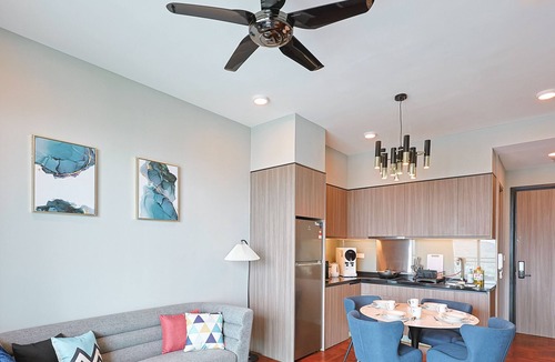 Kuala Lumpur Apartment | 10 minutes to Midvalley! 4 pax 2 bedrooms apartment with shopping mall below