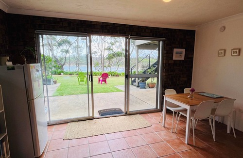 Malua Bay Apartment | 100 m from a secluded beach