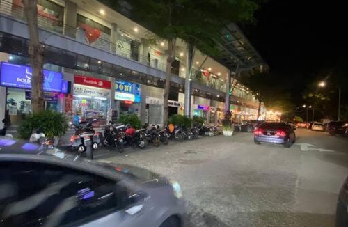 Seberang Paya Apartment | 12PAX 2Bathroom 20STEPS to Famous Kayu Restaurant