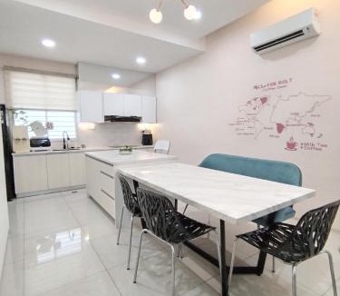Kampung Permatang Tengah House | 12pax - 3Storey Bukit Minyak Utama Cozy Spacious