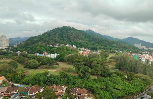 Bayan Lepas Apartment | 138 SKY LOFT Golf View Near Airport & SPICE