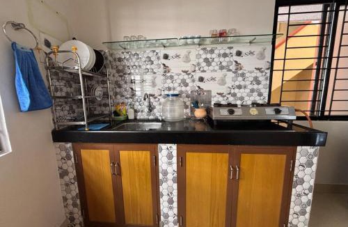 Manipala Apartment | 1BHK Furnished Flat in Adarsh Complex RKs 105