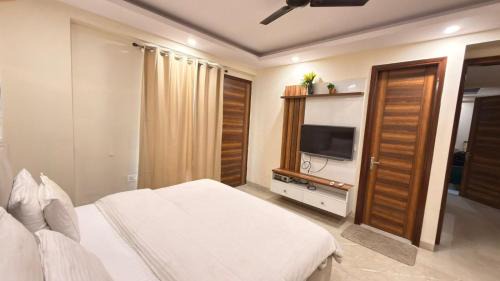 Gurugram Hotel | 1BHK With Balcony Luxury Serviced Apartments Sector 42 Gurgaon