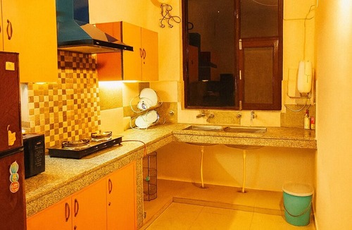 Malviya Nagar Apartment | 2-bedroom apartment in awesome New Delhi with AC for comfort