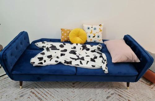 Klang Apartment | 2 Bedroom Bear House Homestay in Klang Impiria