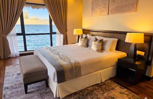 Sungai Pelek Hotel | 2 Bedroom & Study Golden Palm Tree Resort Ivory End Villa