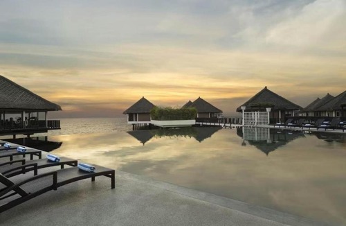 Sungai Pelek Hotel | 2 Bedroom & Study over Water Ivory Villa, Open Sea, Golden Palm Tree, Malaysia