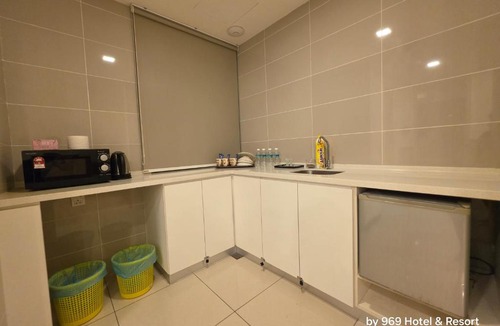 Kampung Bahasa Kapor Apartment | 2 Bedrooms at Sunset View 969 PD Waterfront