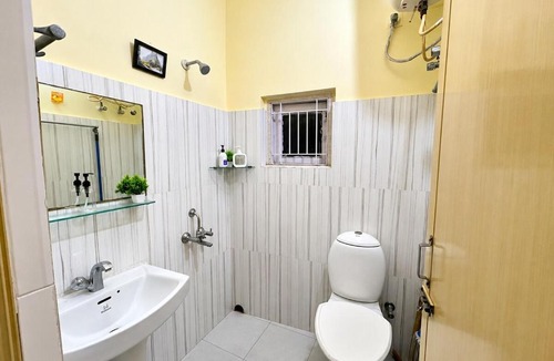 Kolkata Apartment | 2 BHK Vintage Kolkata Apartment With Free Breakfast