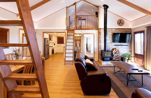Oberon House | 2 Luxury Alpine Chalets for up to 12 guests - 6 bedrooms -5 Bathrooms