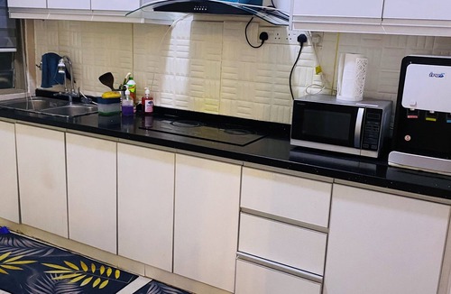 Sepang House | 20 minutes from KLIA! Family-sized house with 4 bedrooms and 3 bathrooms.