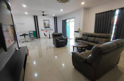 Taman Sejati Apartment | 20Pax 3-Storey SemiD 5Room&5Bathroom Sweet Dream Home Sitiawan