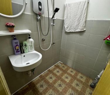 Kampung Sepuluh Apartment | 2br bayan lepas 1car park Malaysian guest only