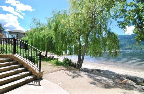 Sicamous Condo | 3 Bed 3 bath Penthouse on Mara, Pool, Gym, Steam room