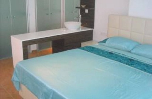 Side Apartment | 3 bed duplex with private pool close to everything
