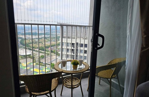 Shah Alam Apartment | 3 Bedroom Suite in Marvelous Shah Alam with WiFi, Gym, Pool & 2 Carpark, Sleeps6