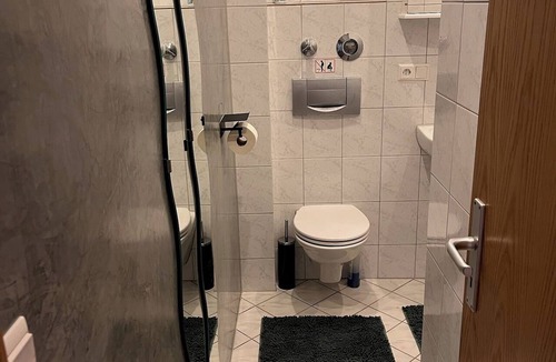 Heslach Apartment | 300 MBit WLAN | directly at Marienplatz | first floor | subway