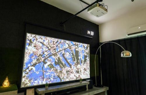 Hulu Kinta Villa | 32 cozy stay Projector, Karaoke , BBQ, 7 carpark, 4 bedroom