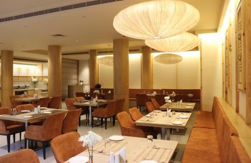 Gandhi Nagar Hotel | 37th Crescent Hotel Bengaluru