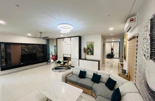 Kajang Villa | 3KM to UTAR Sungai Long Party House 45Pax 20Car