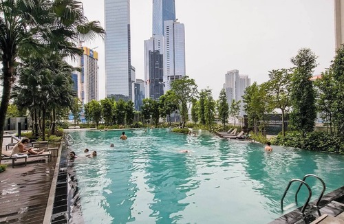 Bukit Bintang Condo | 3R3B Bukit Bintang 5m to TRX Pavilion 600mbps WIFI