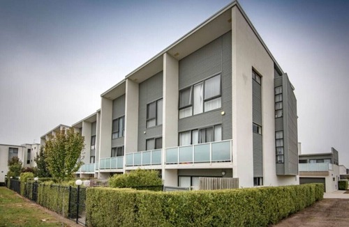 Franklin Apartment | 4BR/3BA Modern Townhouse at the Heart of Franklin