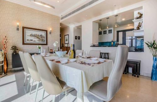 Sector 58 Apartment | 4BR apartment for Business & Medical stays near Golf Course Road Gurgaon