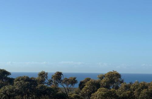 Bundeena House | 4BR Coastal Home - Ocean Views, backs onto forest, beach access
