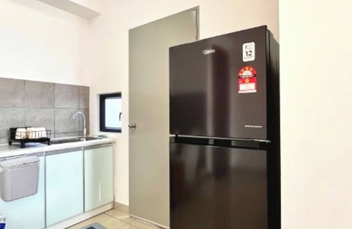 Taman Pertama Apartment | 4BR KL Skyline View! 8-10 pax, 2 Bath, Iconic Towers