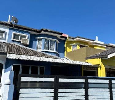 Bandar Baru Bangi House | 4BR Landed House Bandar Baru Bangi - All bedrooms AC, Wi-Fi