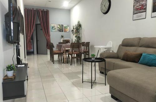 Seremban House | 4PAX 2B2B Seremban Homestay Labu, Ainsdale, Gateway