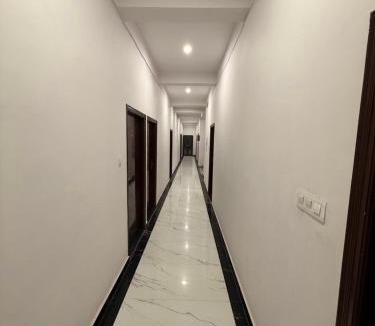 Sarnath House | 5 PETALS