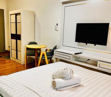Brickfields Apartment | 5 Star Comfort Riveria City KL Sentral Transit Hub 2pax