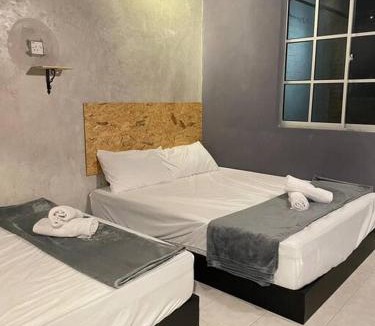 Taman Tun Sambanthan Apartment | 56 Glory 3min to beach private swimming pool Steamboat