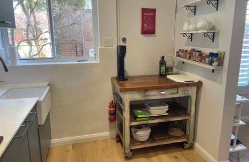 Freshwater Apartment | 5mins to beautiful beach with own car park place